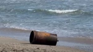 EFORIE NORD: Obiect suspect, posibilă mină marină, descoperit pe plajă