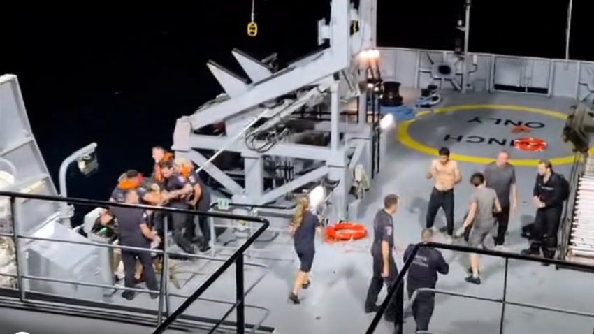 Nicușor Dan: Nava care s-a scufundat după ce a luat foc în Marea Neagră a fost lovită