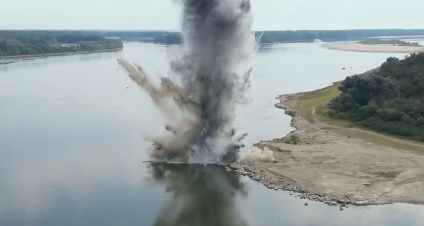 VIDEO | Stânca din apropierea braţului Bala al Dunării a fost dislocată cu succes