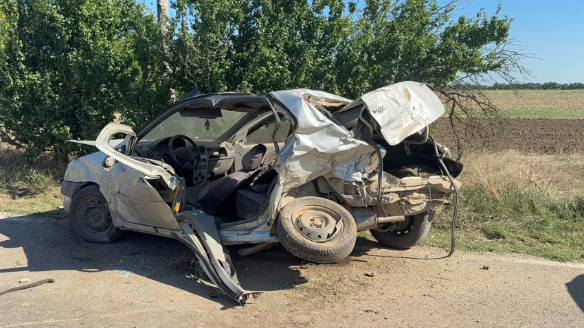 TULCEA: Accident grav între două autoturisme, în care se aflau 5 persoane, pe drumul dintre Agighiol și Valea Nucarilor