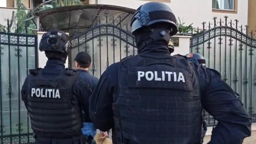 CONSTANȚA: Trei persoane, printre care și o femeie, reținute pentru proxenetism în formă continuată