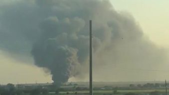 Mesaj RO-ALERT, după ce un incendiu a cuprins centrul de colectare mase plastice aflat la ieșirea din Lumina spre Năvodari