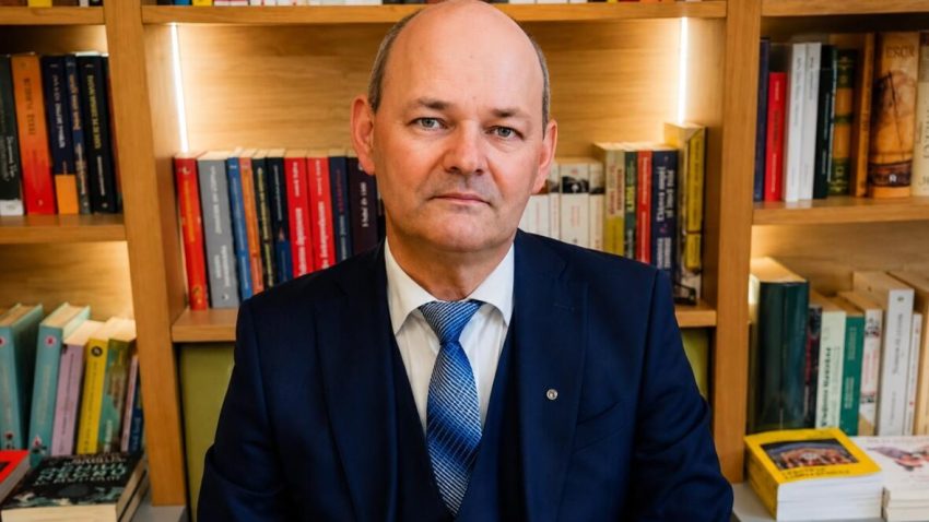 Avocatul Zeno Daniel Șuștac: Generația actuală de elevi este cea mai bună pe care a avut-o România vreodată și merită toate eforturile pentru o educație de calitate