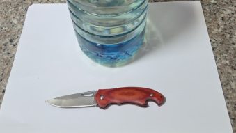 Adolescent depistat cu un briceag și doi litri de banzină la intrarea în clădirea Judecătoriei Medgidia: „Tatăl meu are mulți dușmani”