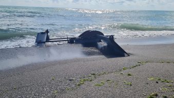 MApN: Fragment de dronă Gerbera, cu încărcătură explozivă, descoperită în mare la Gura Portiței
