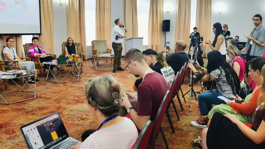 AUDIO | „Scena Deschisă”: Dezbateri pe tema accesului real al persoanelor cu dizabilități la cultură, organizate în cadrul SEAS