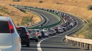 Trafic restricționat pe autostrada A2, sensul spre București, în urma unui accident rutier