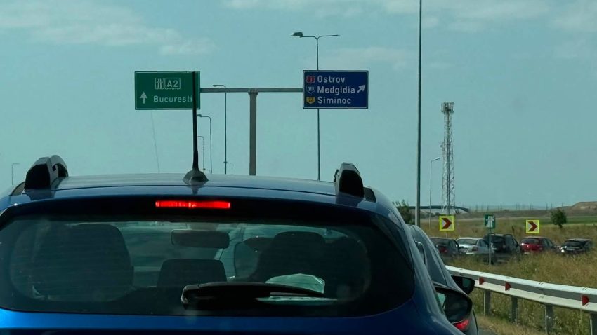 Tamponare cu 6 mașini implicate pe autostrada A2, spre București. Se circulă deviat