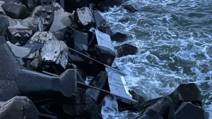 DRONĂ descoperită între stabilopozi, în zona plajei Modern din CONSTANȚA