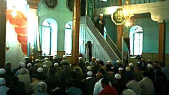 Musulmanii celebrează noaptea nașterii Profetului Muhammed – „Mevlid Kandili”