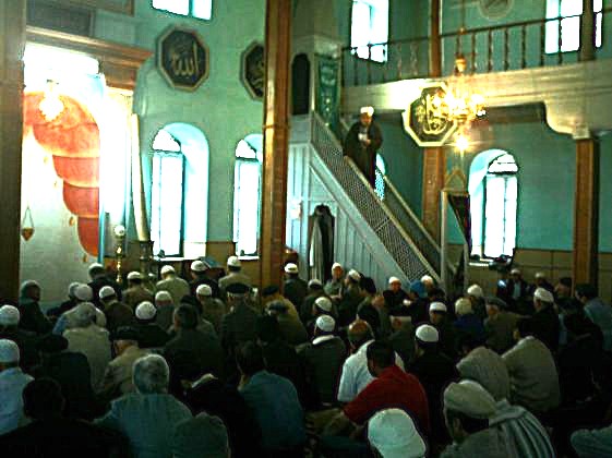 Musulmanii celebrează noaptea nașterii Profetului Muhammed – „Mevlid Kandili”