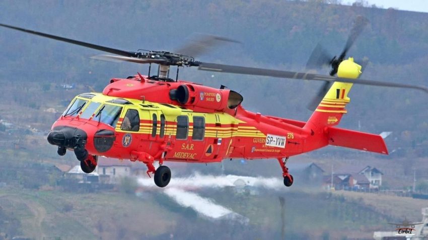 Elicopterul Black Hawk S-70M rescEU a început deplasarea către Serbia