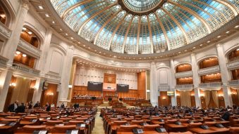Sesiune extraordinară în Parlament pentru adoptarea legilor privind biodiversitatea și integritatea demnitarilor