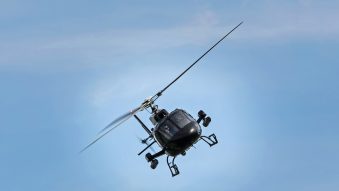 Județul Constanța: Dosar penal după ce un elicopter a aterizat în incinta centrului de echitație de la Culmea