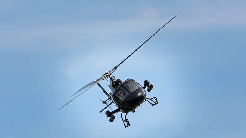 Județul Constanța: Dosar penal după ce un elicopter a aterizat în incinta centrului de echitație de la Culmea