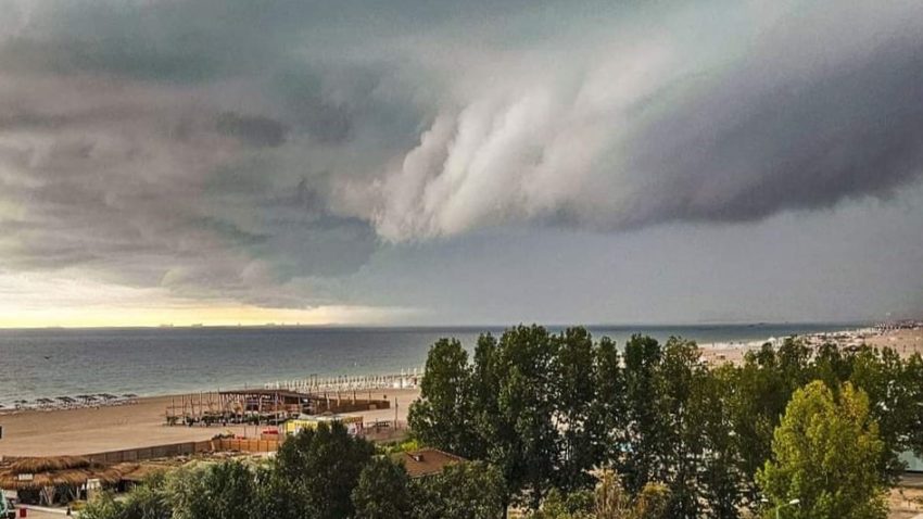 Dobrogea, sub COD GALBEN de ploi torențiale și vijelii