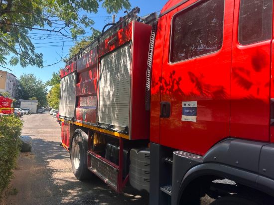 TULCEA: Incendiu într-un apartament. Un bătrân a fost salvat de vecini
