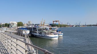 TULCEA: Traficul fluvial pe braţele Dunării se desfăşoară normal, dar cu dificultăți la îmbarcare