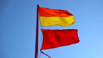 STEAG ROȘU pe plajele litoralului: Intrarea în mare este INTERZISĂ!