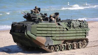 Primele vehicule amfibii de asalt AAV-7 vor intra in înzestrarea Forțelor Navale Române