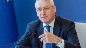 Adrian Țuțuianu: Peste 17.000 de români cu vârste de peste 100 de ani nu pot fi radiați din Registrul Electoral
