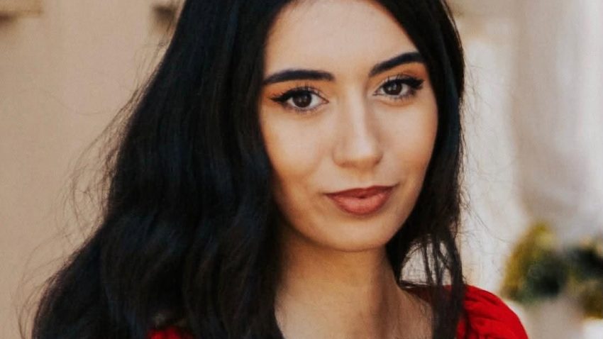 AUDIO | Lavinia Georgiana Marcu, dublu licențiată a Facultății de Istorie și Științe Politice din cadrul UOC, distinsă cu Ratiu Forum Christopher Coker History Research Prize 2026