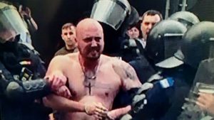 Protest în Piaţa Victoriei: Procurorii cer arestarea a 5 manifestanţi violenţi, printre care şi liderul instigatorilor
