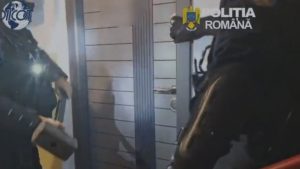 CONSTANȚA: Traficant de droguri reținut în timp ce vindea stupefiante unui minor