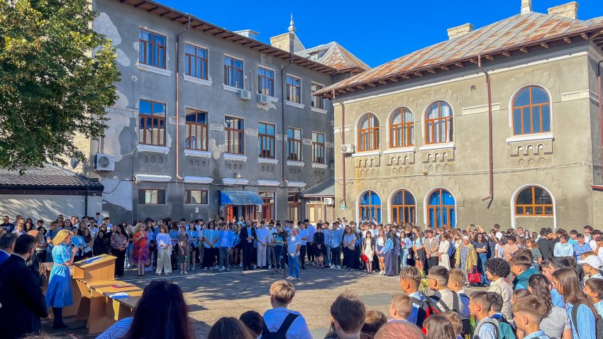 AUDIO | A sunat clopoțelul și la Colegiul Național „Spiru Haret” din Tulcea