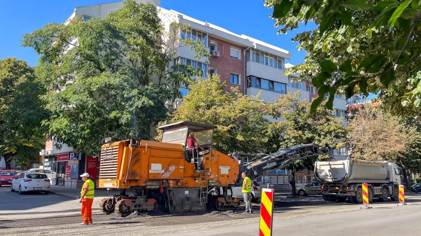 TULCEA: Lucrările de asfaltare de pe strada Babadag au ajuns aproape de intersecția cu C.A. Rosetti și Bucovinei