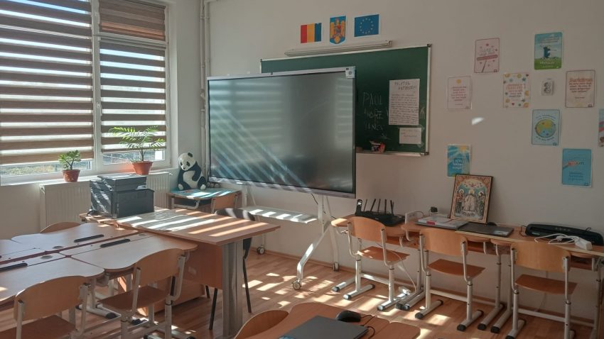 REPORTAJ | La Dumbrăveni, în școala din comuna cea mai mică a județului Constanța, copiii au visuri mari