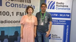 AUDIO | A început cea de-a VII-a ediție a Festivalului Internațional „Poezie la Nisip”. Interviu cu poeta Daniela Varvara și cu scriitorul George C. Dumitru