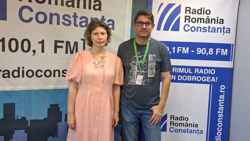 AUDIO | A început cea de-a VII-a ediție a Festivalului Internațional „Poezie la Nisip”. Interviu cu poeta Daniela Varvara și cu scriitorul George C. Dumitru
