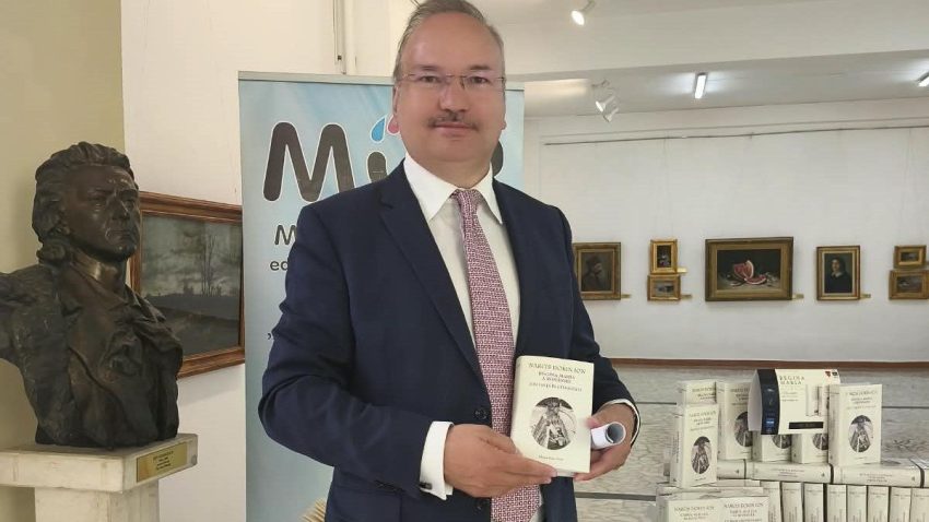 AUDIO | Muzeul de Artă Constanța a găzduit lansarea volumului „Regina Maria a României. Din viață în eternitate”, avându-l ca autor pe Narcis Dorin Ion