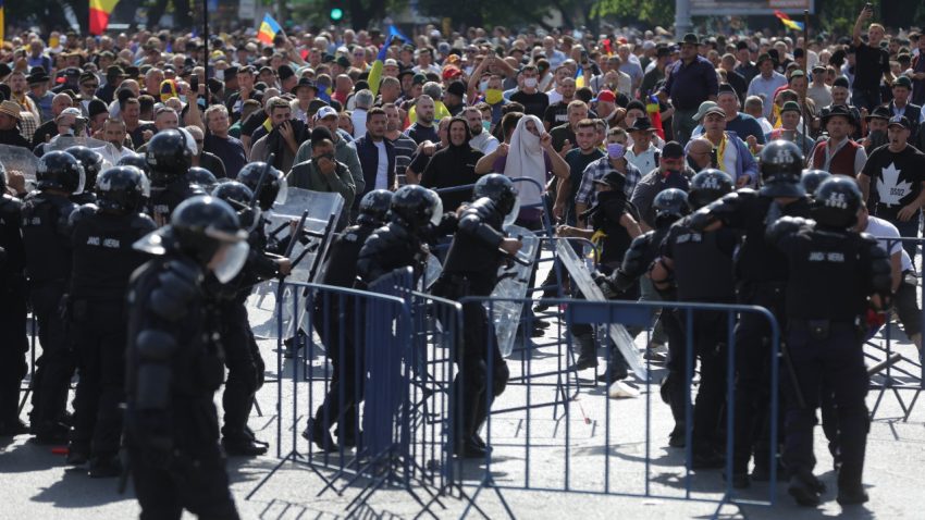 FAKE NEWS: Informaţiile că „un număr foarte mare de forţe de la Antitero şi SRI” merg spre Bucureşti sunt false