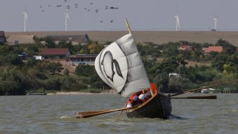 TULCEA: Regatta Nod în Papură – A Treia Rafală, trei zile de competiții nautice și evenimente culturale în Portul Sarichioi