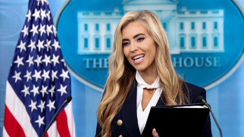 Un înalt responsabil american confirmă eliberarea din funcție a purtătoarei de cuvânt a președintelui Trump, Katie Zacharia