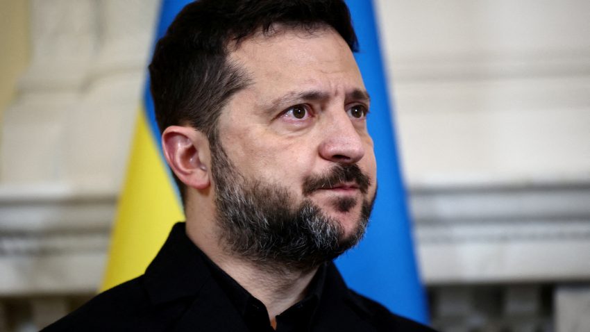 Ucraina va relua atacurile asupra rafinăriilor ruseşti, a anunțat președintele Volodimir Zelenski