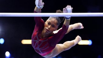 Gimnastică artistică: Americanca Skye Blakely, noua campioană mondială la individual compus