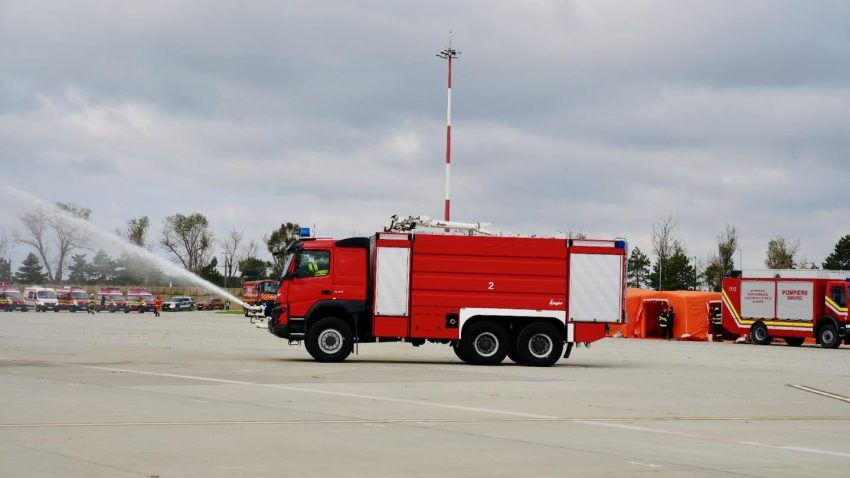 Exercițiu pe Aeroportul Internațional „Mihail Kogălniceanu”: Scenariu de accident aviatic gestionat cu succes