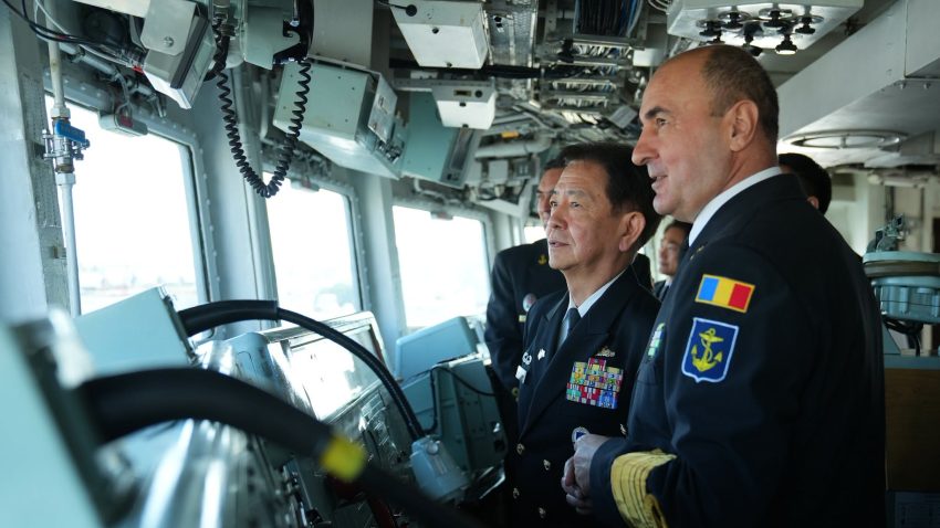 CONSTANȚA: Vizită istorică a șefului Forțelor Maritime de Autoapărare ale Japoniei în România