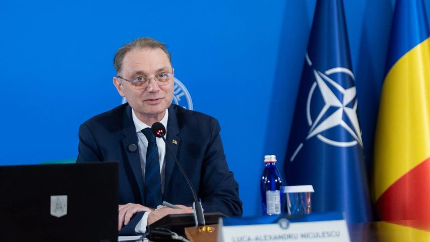 Luca Niculescu – ședință de lucru pe tema siguranței în școli, la Palatul Victoria