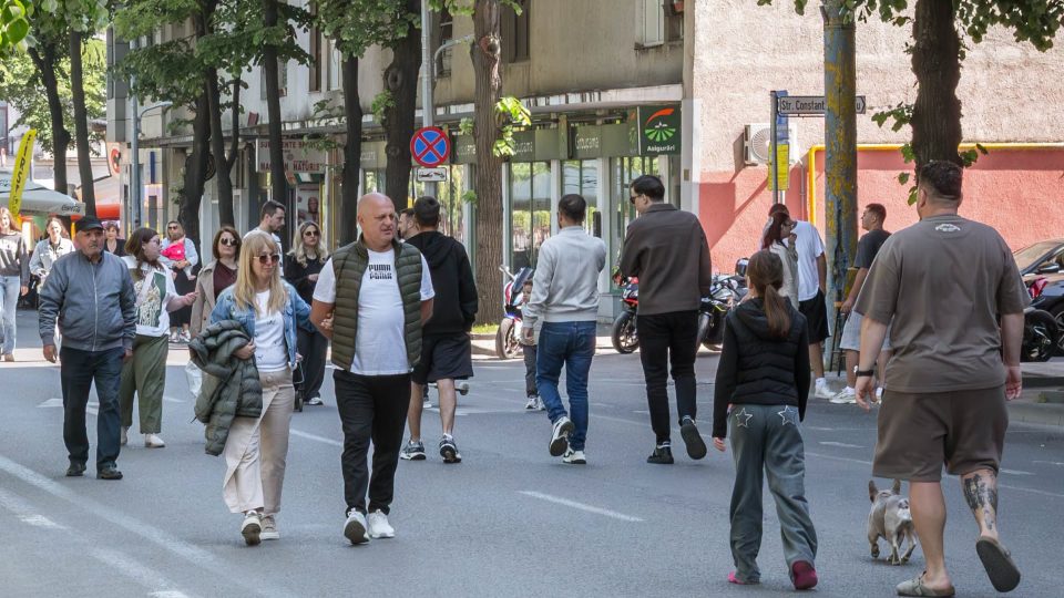 CONSTANȚA: Bulevardul Tomis redevine pietonal. Sunt impuse restricții de circulație