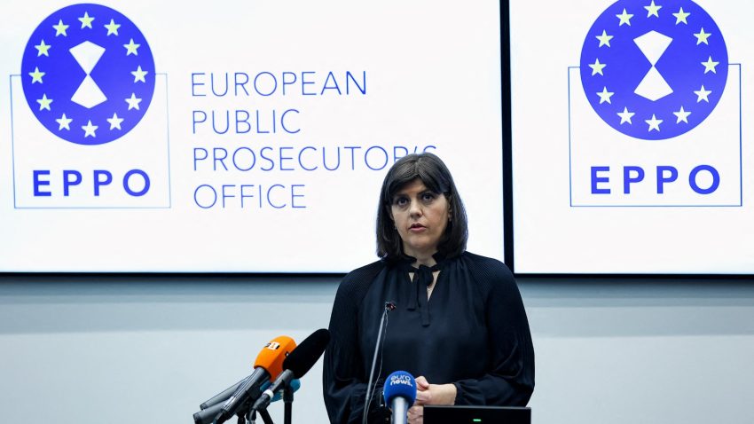 Funcționari de la AFDJ Galați trimiși în judecată de Parchetul European pentru achiziția frauduloasă a două remorchere