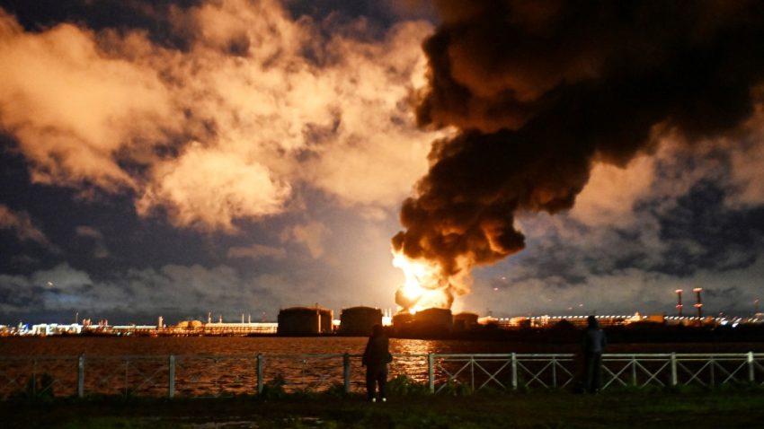 Atac masiv cu drone ucrainene la Sankt Petersburg, soldat cu victime şi incendii la obiective petroliere şi industriale