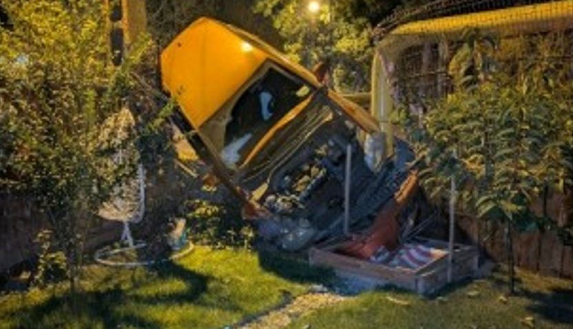 CONSTANȚA: Șofer prins cu 128 km/h pe bulevardul Tomis. A fugit de Poliție și a provocat un accident