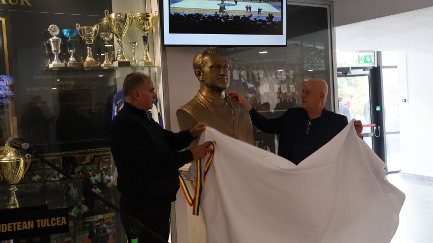 TULCEA: Omagiu pentru Mircea Abraham și fenomenul Deltacons, în incinta Sălii Polivalente „Danubius Arena“