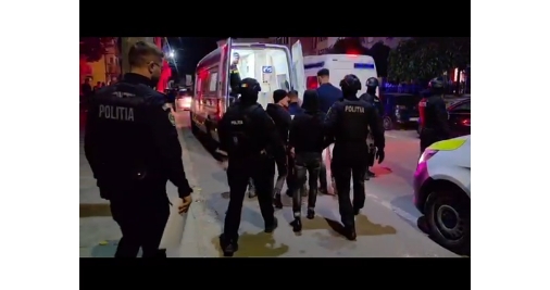 MEDGIDIA: 7 bărbați au fost reținuți, după ce s-au încăierat și au distrus mai multe autoturisme pe o stradă din municipiu