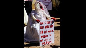 AUDIO | Legea împotriva căsătoriilor forțate între minori, retrimisă în Parlament de președintele Nicușor Dan