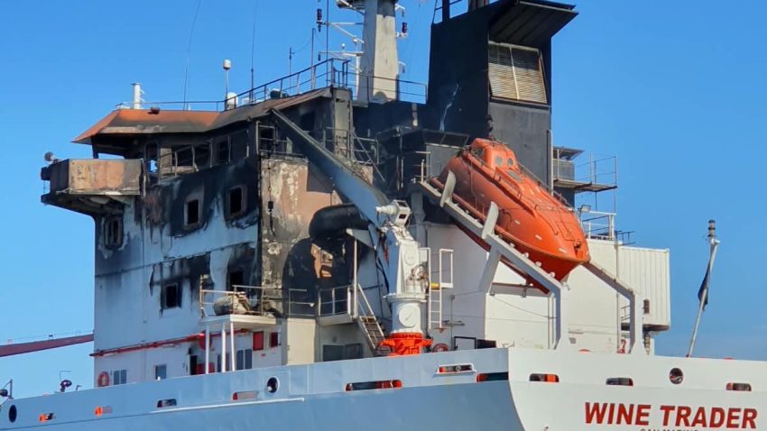 Misiunea de salvare a marinarilor dispăruți de pe nava WINE TRADER, îngreunată de furtuna de pe mare
